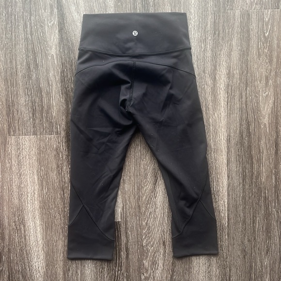Lululemon In Movement Crop Everlux | Black | Size 4 - Picture 5 of 6